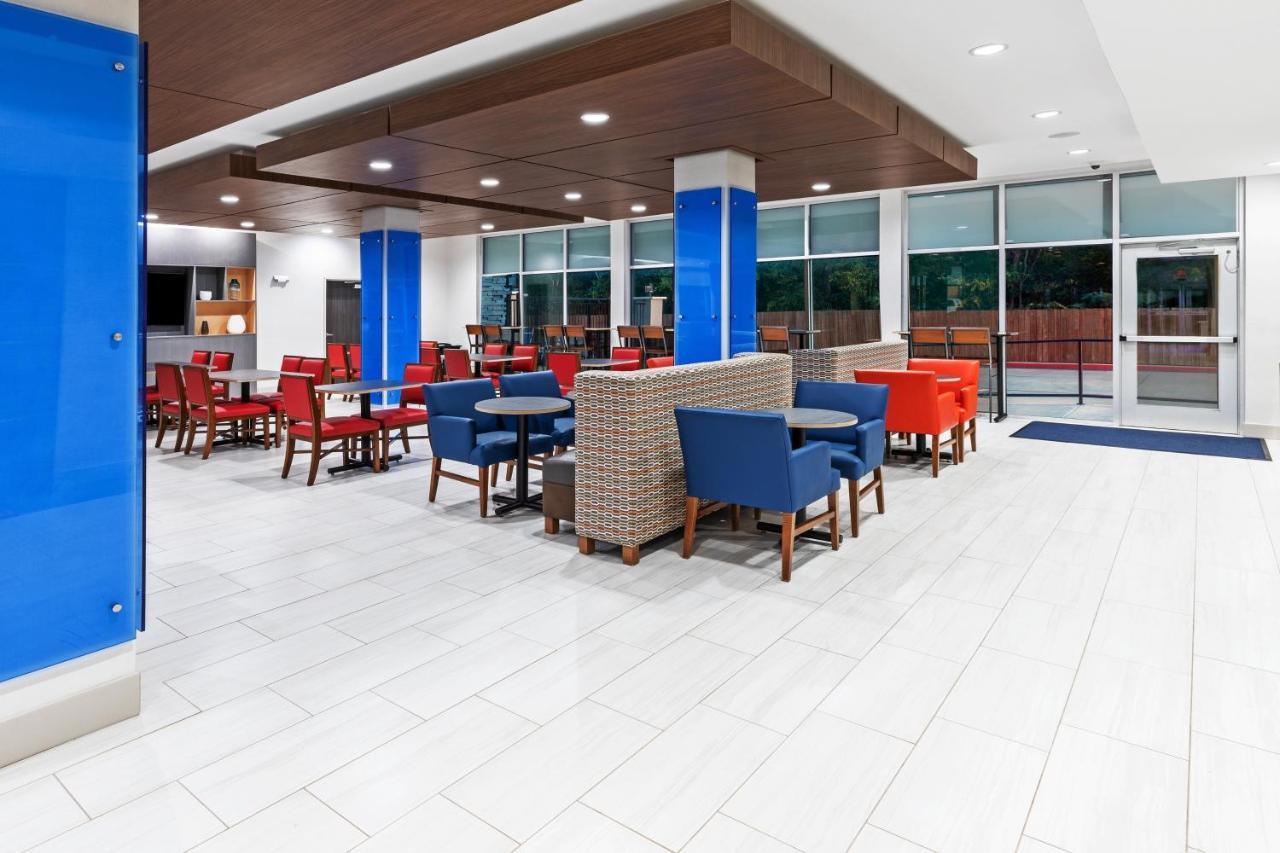 Holiday Inn Express & Suites - Denton - Sanger, An Ihg Hotel Εξωτερικό φωτογραφία