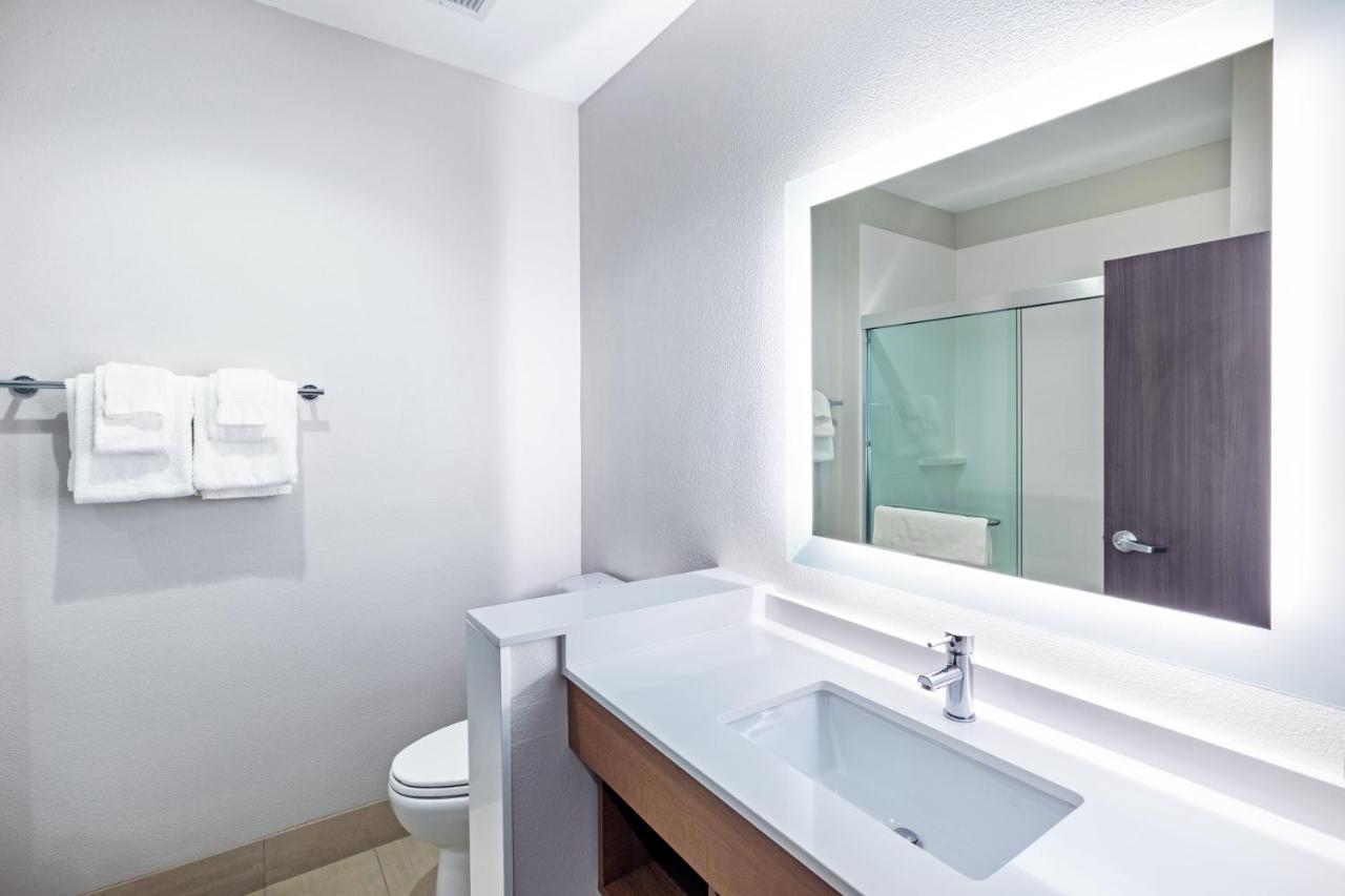 Holiday Inn Express & Suites - Denton - Sanger, An Ihg Hotel Εξωτερικό φωτογραφία
