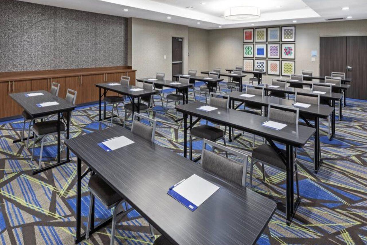 Holiday Inn Express & Suites - Denton - Sanger, An Ihg Hotel Εξωτερικό φωτογραφία